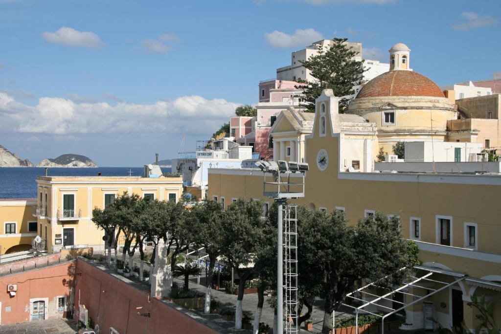 Locanda Mari Ponza Exterior photo
