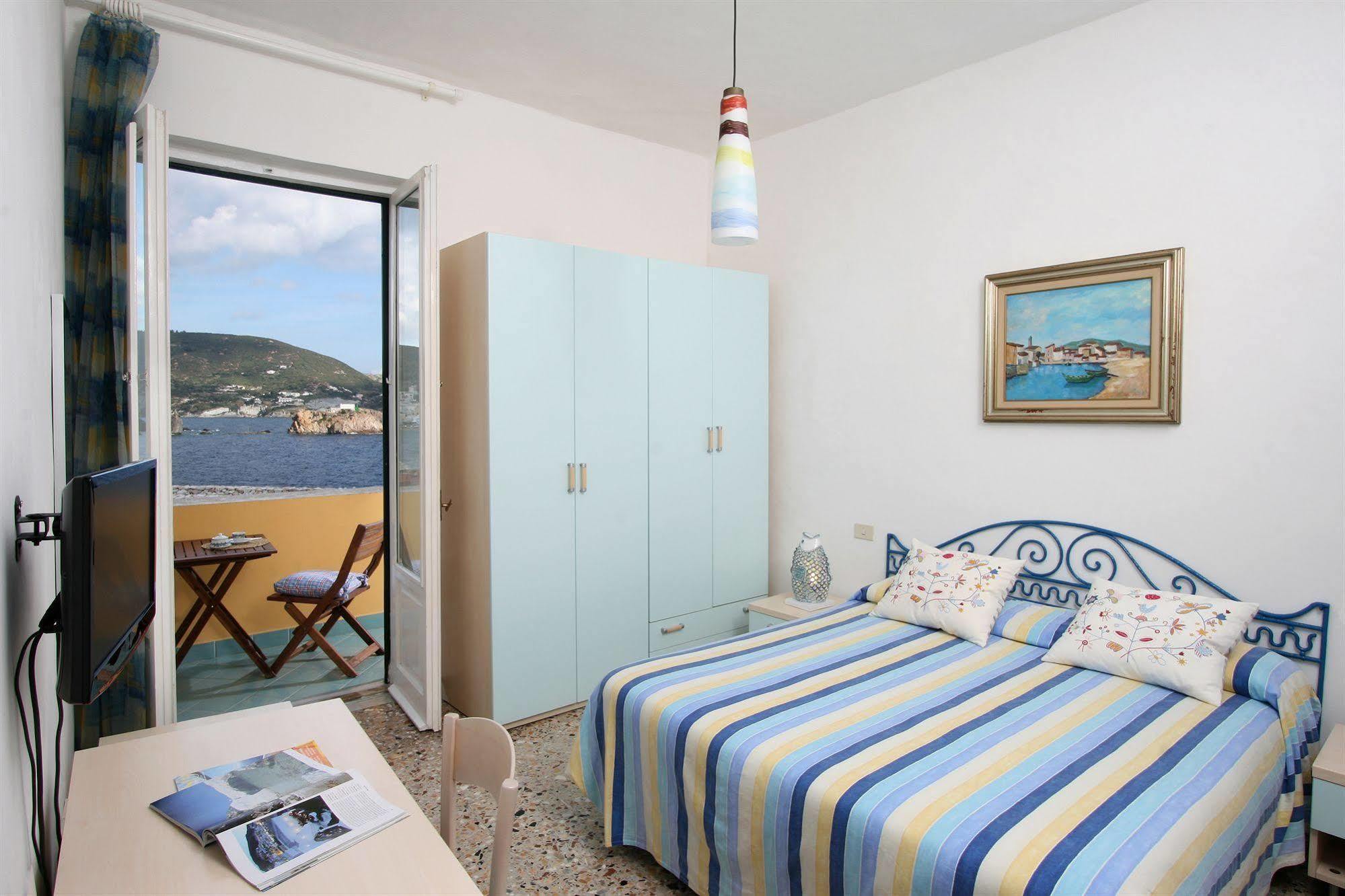 Locanda Mari Ponza Exterior photo